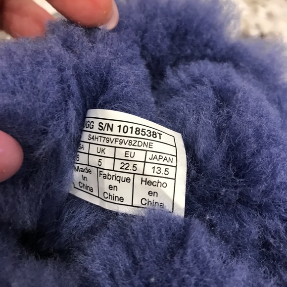 Original UGS boots , size 6. - Picture 5 of 5